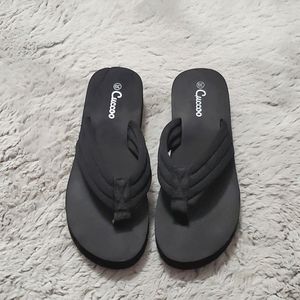 Black thong soft platforms slippers